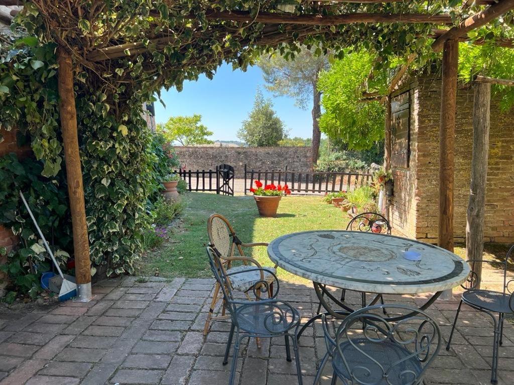 Apartamento Casale Le Querce Castelnuovo Berardenga Exterior foto