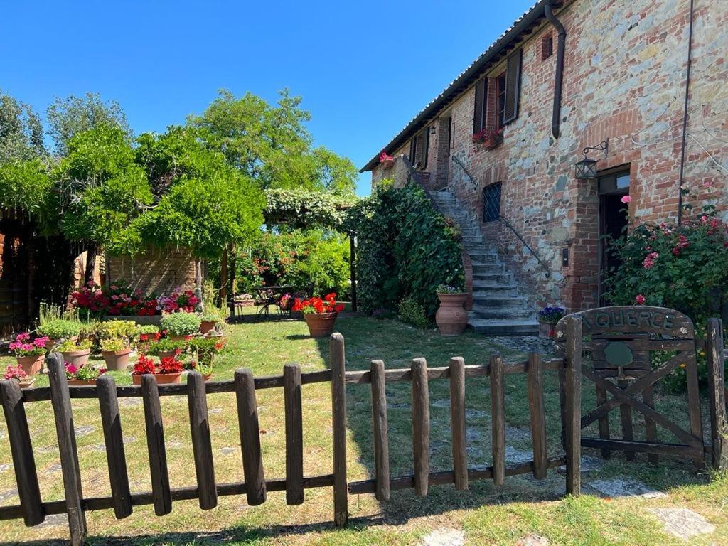 Apartamento Casale Le Querce Castelnuovo Berardenga Exterior foto