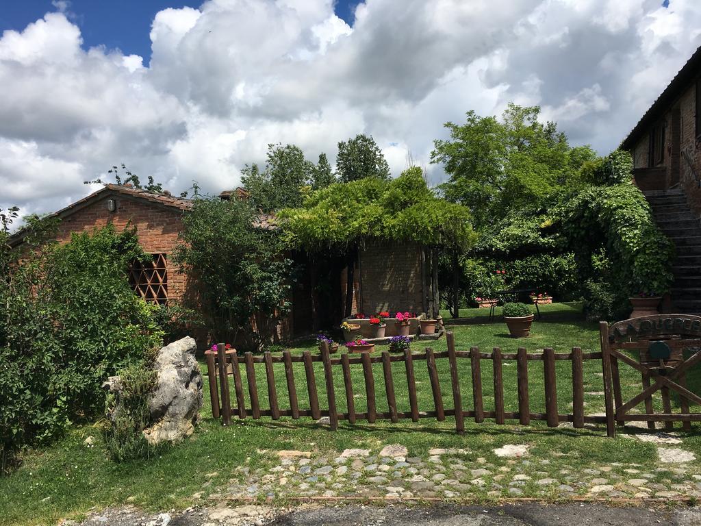Apartamento Casale Le Querce Castelnuovo Berardenga Exterior foto